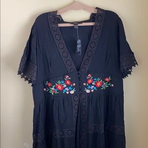 Forever 21 Short Sleeved Embroidered/Lace Kimono